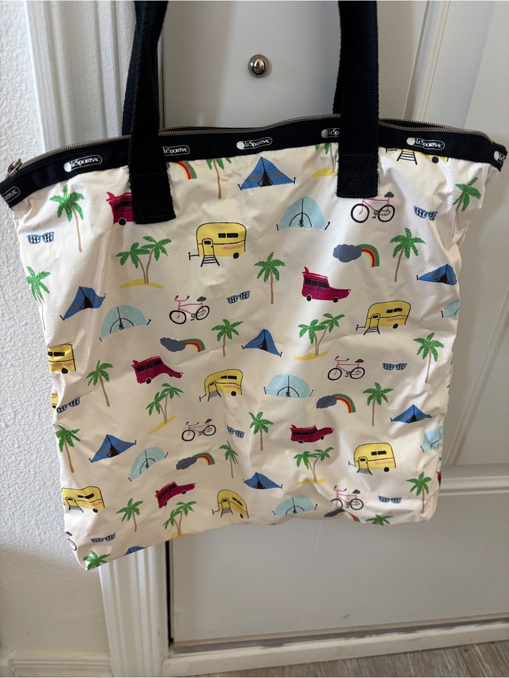 Le sportsac happy camper road trip tote retired